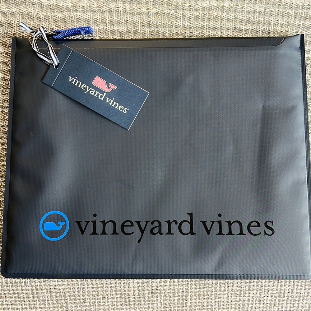 NWT Vineyard Vines PVC IPad Case in Evening Sky